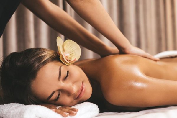 London Massage Outcall: Experience rejuvenation with skilled therapists in a discreet setting.